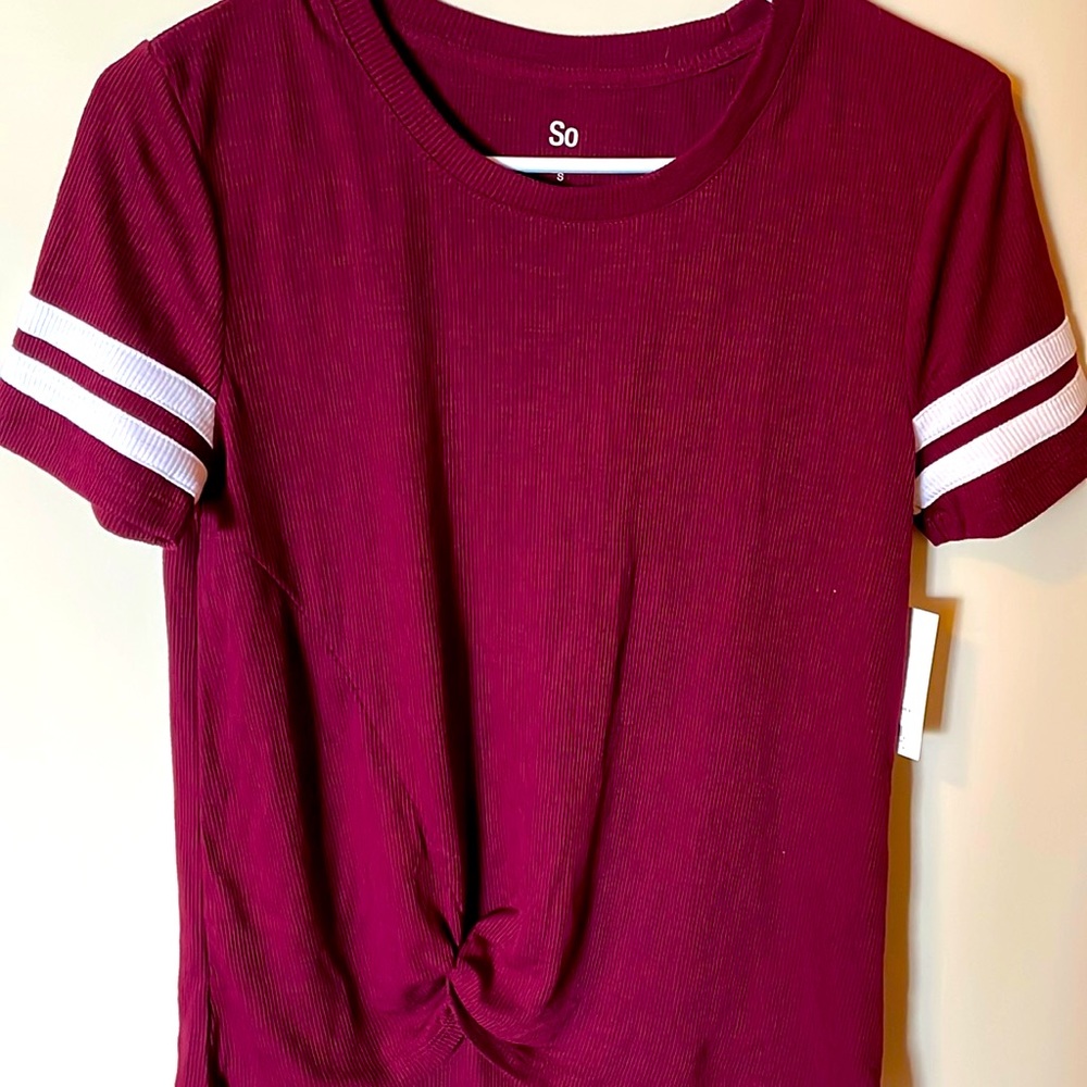 Junior Women’s maroon Baseball Tee